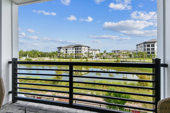 7236 Sutton Ln, Sarasota, FL 34240 - photo 6