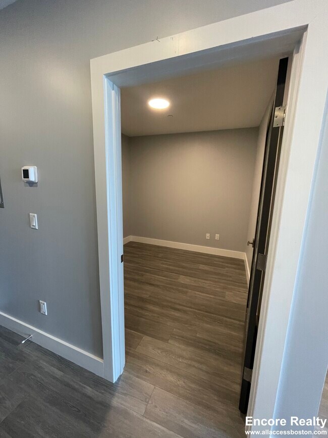 365 Western Ave unit 610, Boston, MA 02135 - photo 6