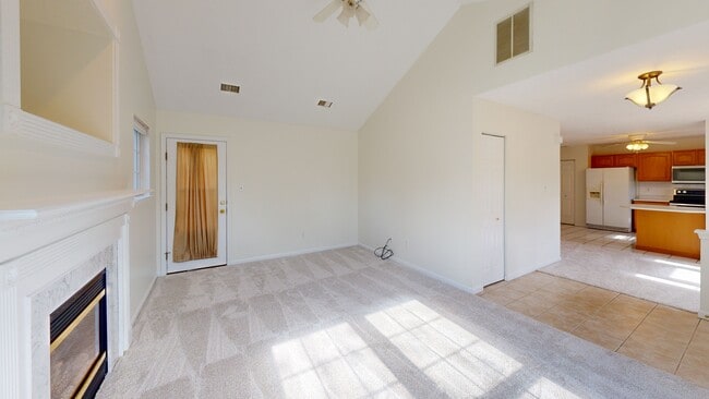 2204 Greystone Dr, Coraopolis, PA 15108 - photo 2