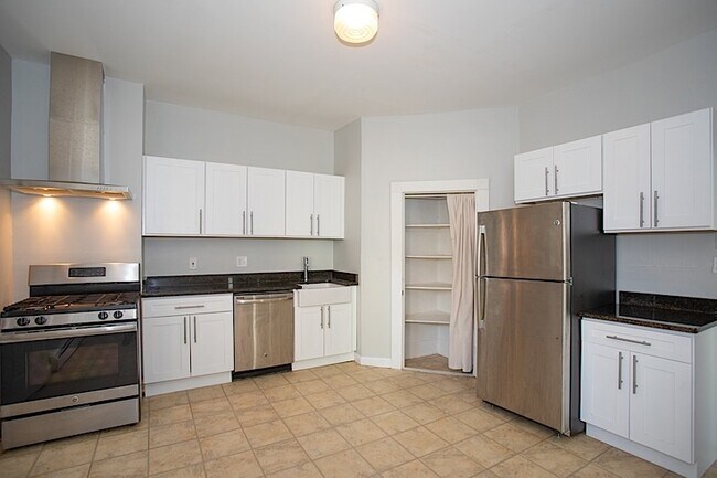 220 Prospect St unit 3, Cambridge, MA 02139 - photo 4