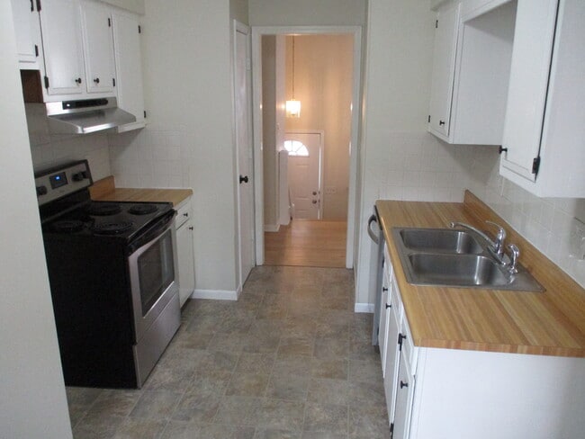 1039 E Huntington Place, Olathe, KS 66061 - photo 5