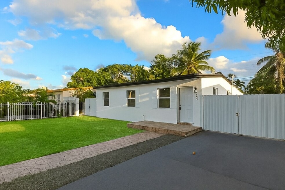 724 Burlington St, Opa Locka, FL 33054 - photo 1