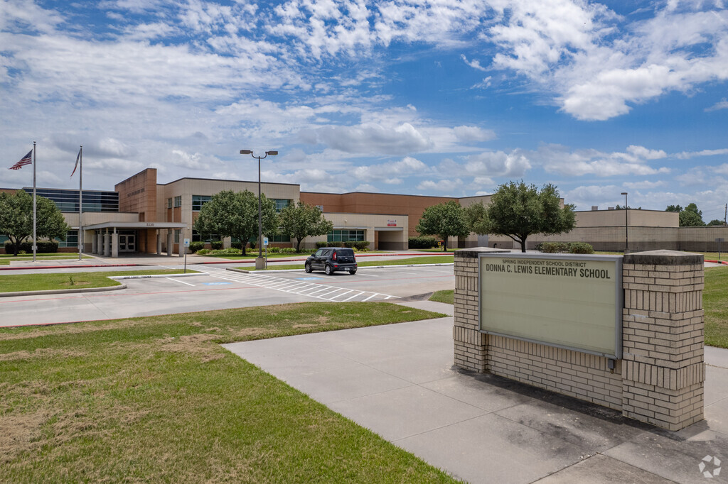 Donna Lewis Elementary School, Rankings & Reviews - Homes.com