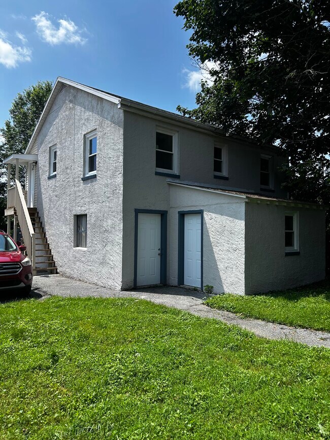 1925 Valley Rd unit 3, Coatesville, PA 19320 - photo 4