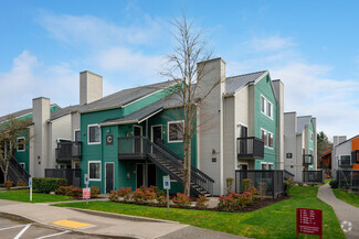 6329 S 212th St, Kent, WA 98032