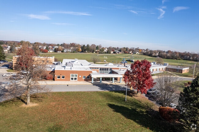 Miller Heights Elementary has a student-teacher ratio of 14-1.