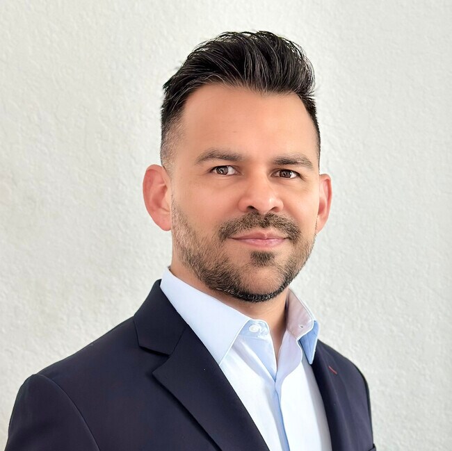 Agent Photo
