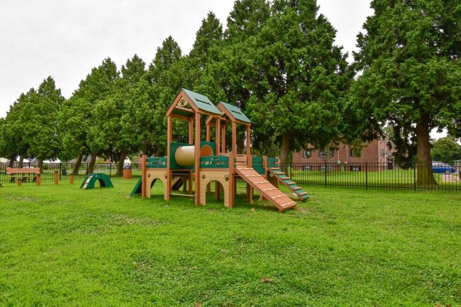 7200 Marion Ave unit 402, Levittown, PA 19055 - photo 5