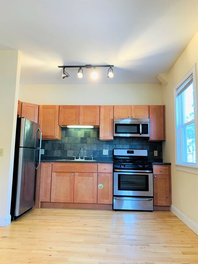 137 Park St Unit 2, Burlington, VT 05401