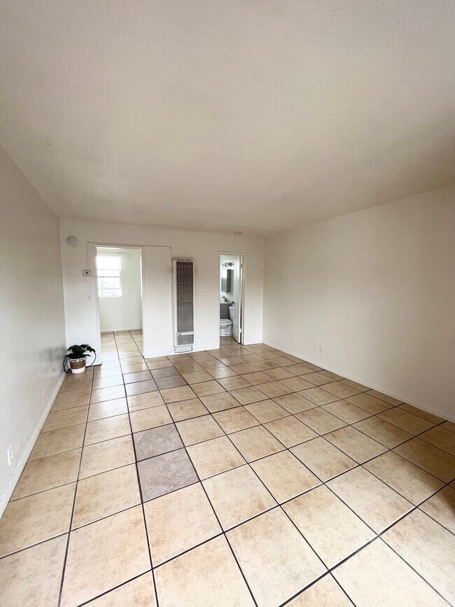 HAWTHORNE WAY, Hawthorne, CA 90250 - photo 3