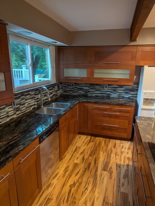 7915 Glendale Milford Rd, Camp Dennison, OH 45111