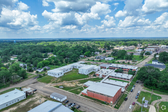 Hazlehurst High School is located in Hazelhurst in Copiah County.