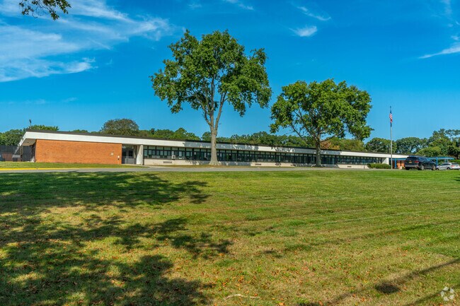 The well maintained exterior of Paumanok Elementary School in Dix Hills.