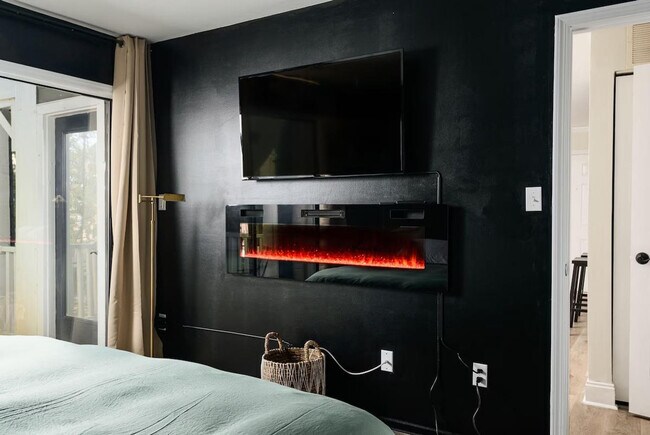 2711 Randolph Rd unit ID1353815P, Charlotte, NC 28207 - photo 4