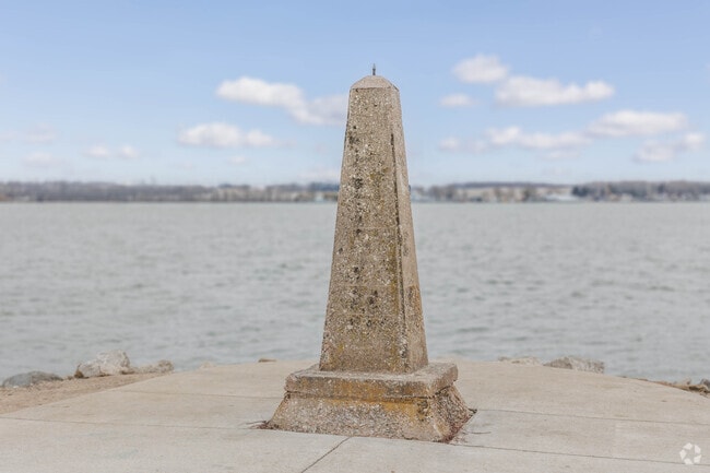 You can get a great view of Buckeye Lake from Seller's Point.