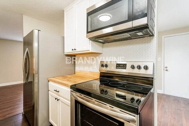 3336 Corey Dr, Indianapolis, IN 46227 - photo 6