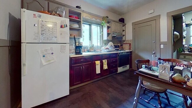 169 Tremont St unit 2, Newton, MA 02458 - photo 5