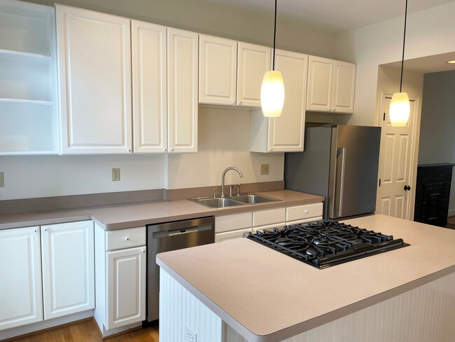 108 Warren St, Columbus, OH 43215 - photo 3