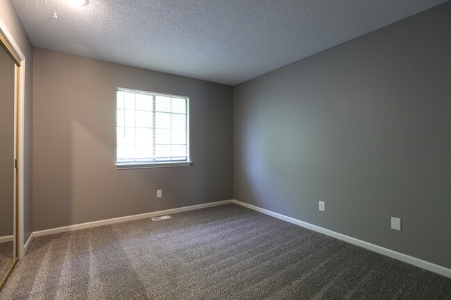 326 NW Gibson Rd, Lees Summit, MO 64063 - photo 2