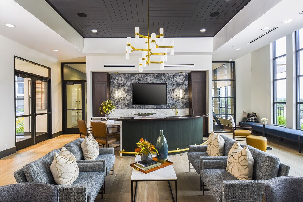 J Woburn Heights, Woburn, MA 01801 - photo 1