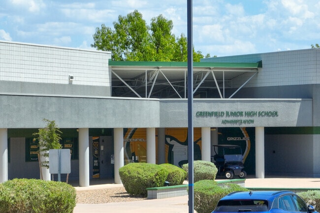 Greenfield Junior High School in Gilbert offers an honors program.