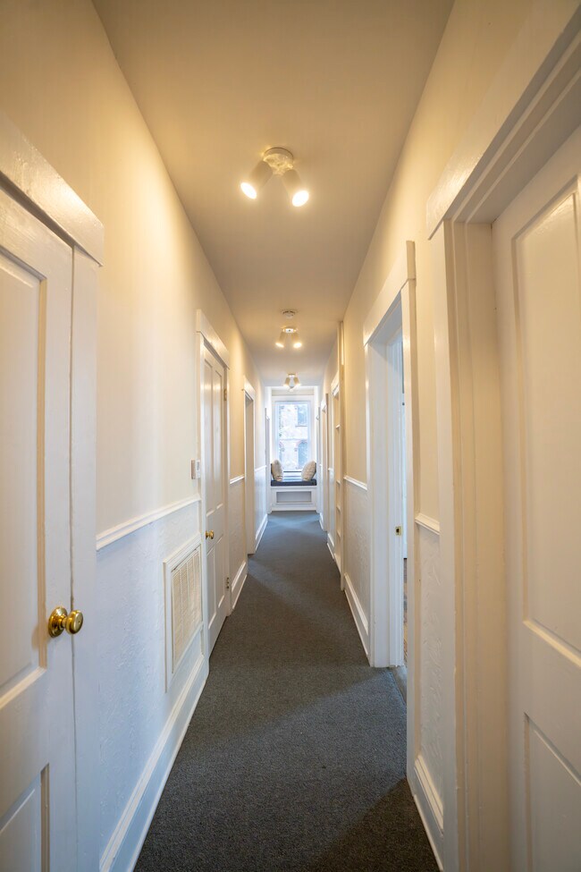 137 W 9th St unit 1, Cincinnati, OH 45202 - photo 5