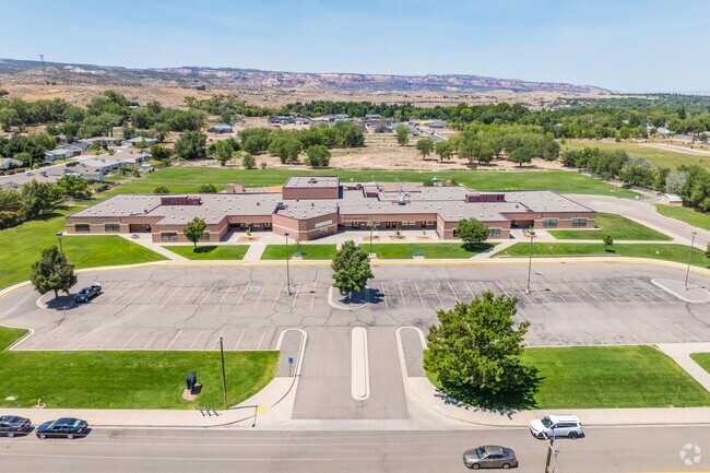 Dos Rios Elementary School