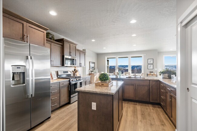 3401 Ford Dr unit 36869776, Medford, OR 97504 - photo 4