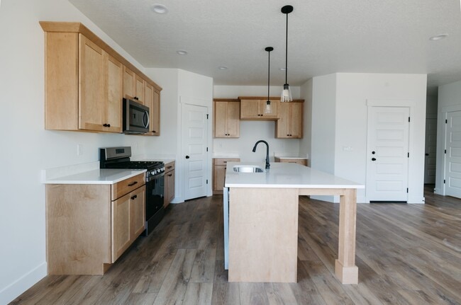 1032 N Canvasback Dr, Lehi, UT 84048 - photo 2