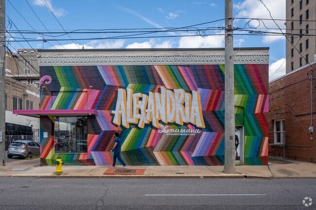 The Garden District gives a warm welcome to many Alexandria residents.