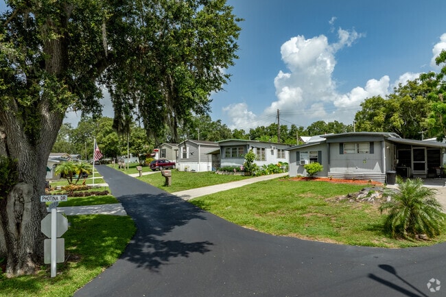 Retirees in Zephyrhills North enjoy seasonal living in well-kept manufactured home communities.