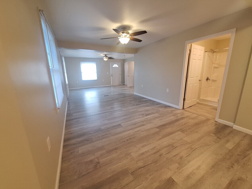 Living Room/Dining