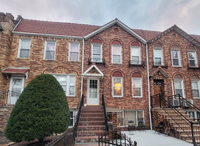 2037 Coyle St unit 2, Brooklyn, NY 11229 - photo 4