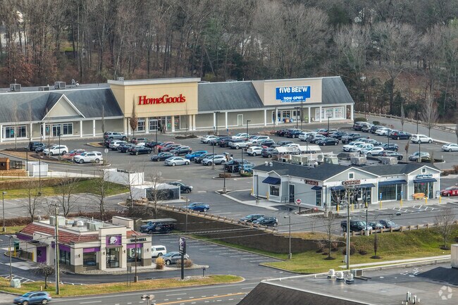 Explore your favorite brands and great retail stores in the heart of Lanesville.