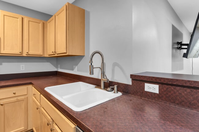 2934 Signature Blvd, Ann Arbor, MI 48103 - photo 6