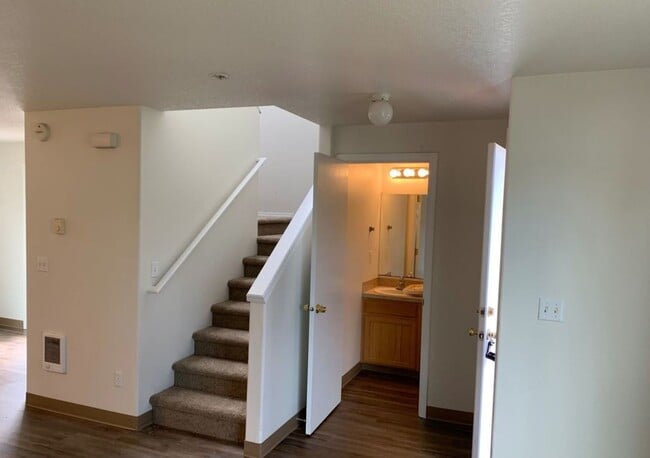 1131 2nd St NW, Salem, OR 97304 - photo 7