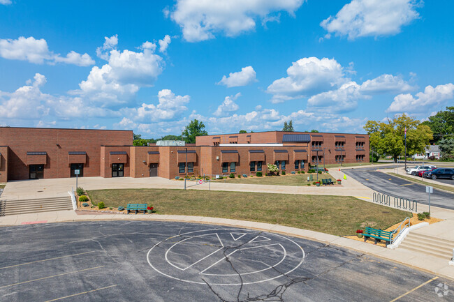 Concord Intermediate School has 816 students.