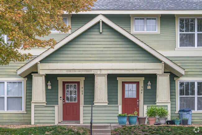 Townhomes in Sumner-Glenwood often have a shared front porch.