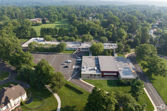Rydal East Elementary serves kids in grades k-6.