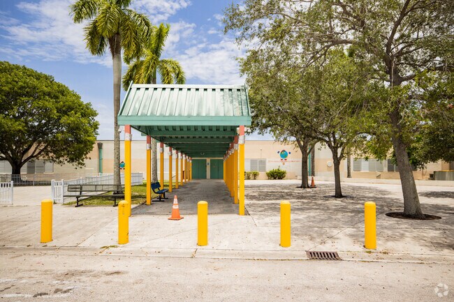 Zora Neale Hurston Elementary School has a 14:1 student-teacher ratio in Tamiami.