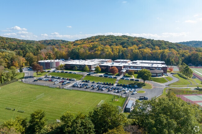 Briarcliff Middle School is next to Briarcliff High School in Briarcliff Manor. Ny.