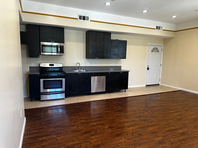 14233 Tiara St unit 2, Van Nuys, CA 91401 - photo 5