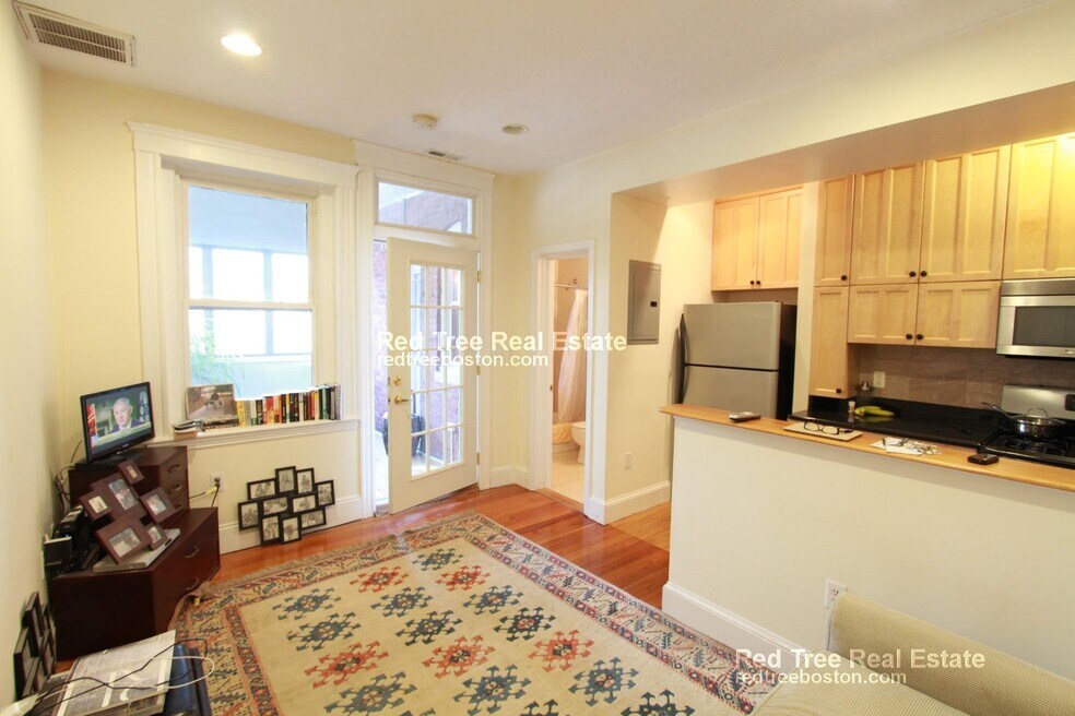 185 Winthrop Rd, Brookline, MA 02445 - photo 1