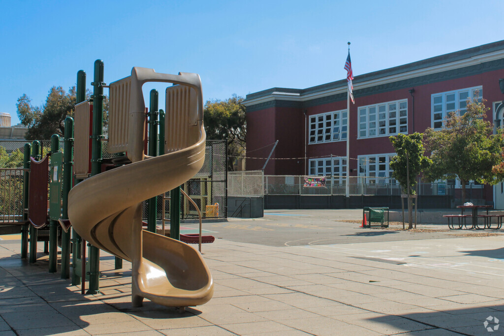 Cobb (William L.) Elementary School provides education in the neighborhood-Lower Pacific Heights