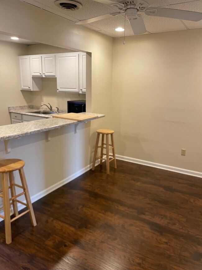 1602 Lowrie St unit .  2, Pittsburgh, PA 15212 - photo 5