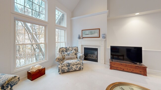 18486 W Spring Lake Rd, Spring Lake, MI 49456 - photo 2