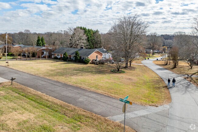 Residents of Stonebridge-Rollinghills enjoy the serene neighborhood streets.