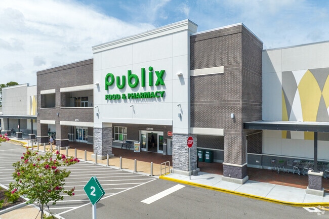 Manasota's local Publix is just up the street in Venice Village Shopping Center.