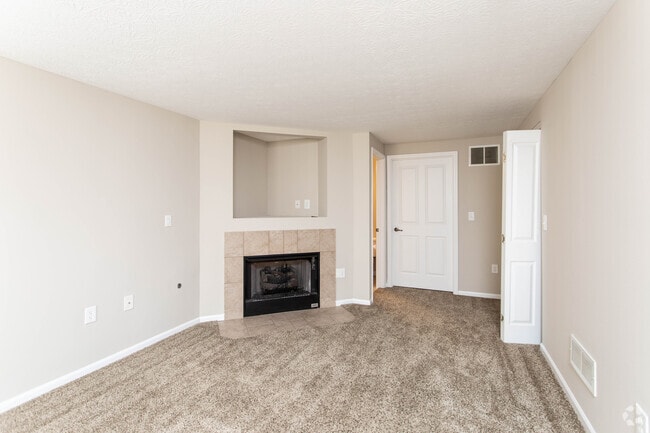 1BR, 1.5BA - 1,140 SF - Oxford