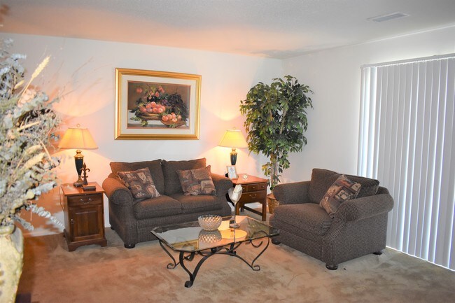 Windham Chase, Saint Louis, MO 63138 - photo 2